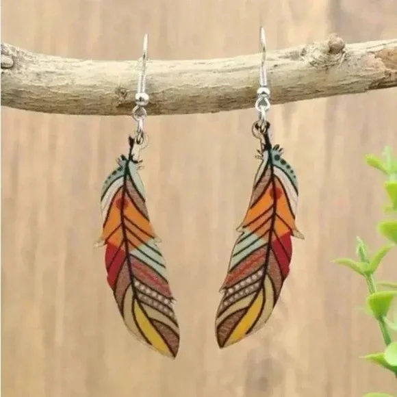 NEW Lightweight colorful feather wood earrings - Picture 3 of 5
